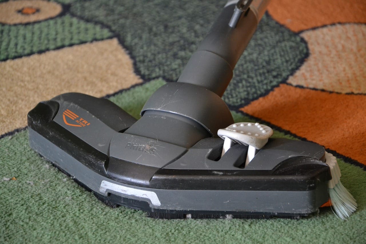 Ultimate Guide to Choosing a Commercial Vacuum Cleaner